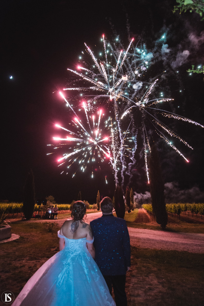 Feu d'artifice lors d'un mariage au mas des auréliens